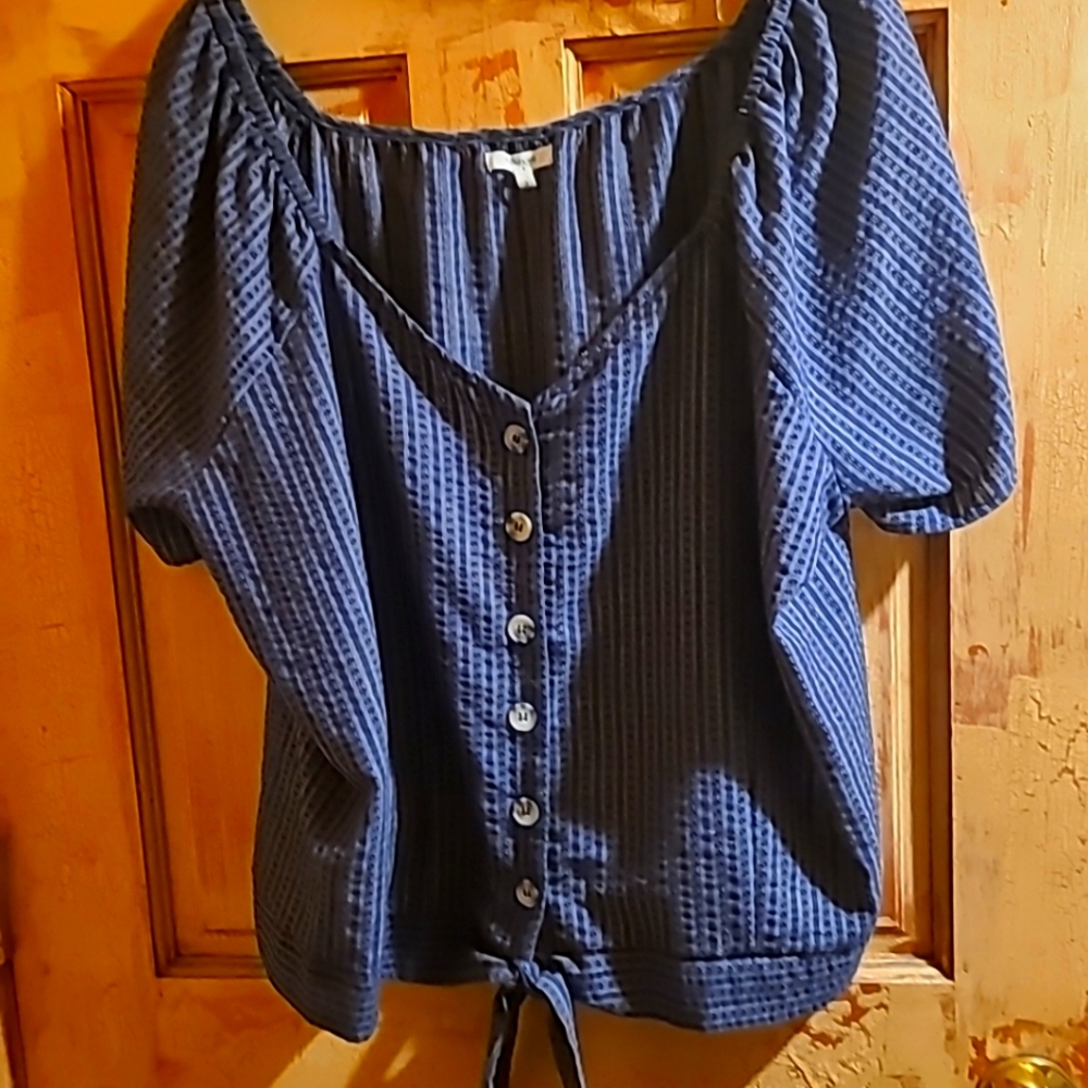 Womens button-down tie shirt